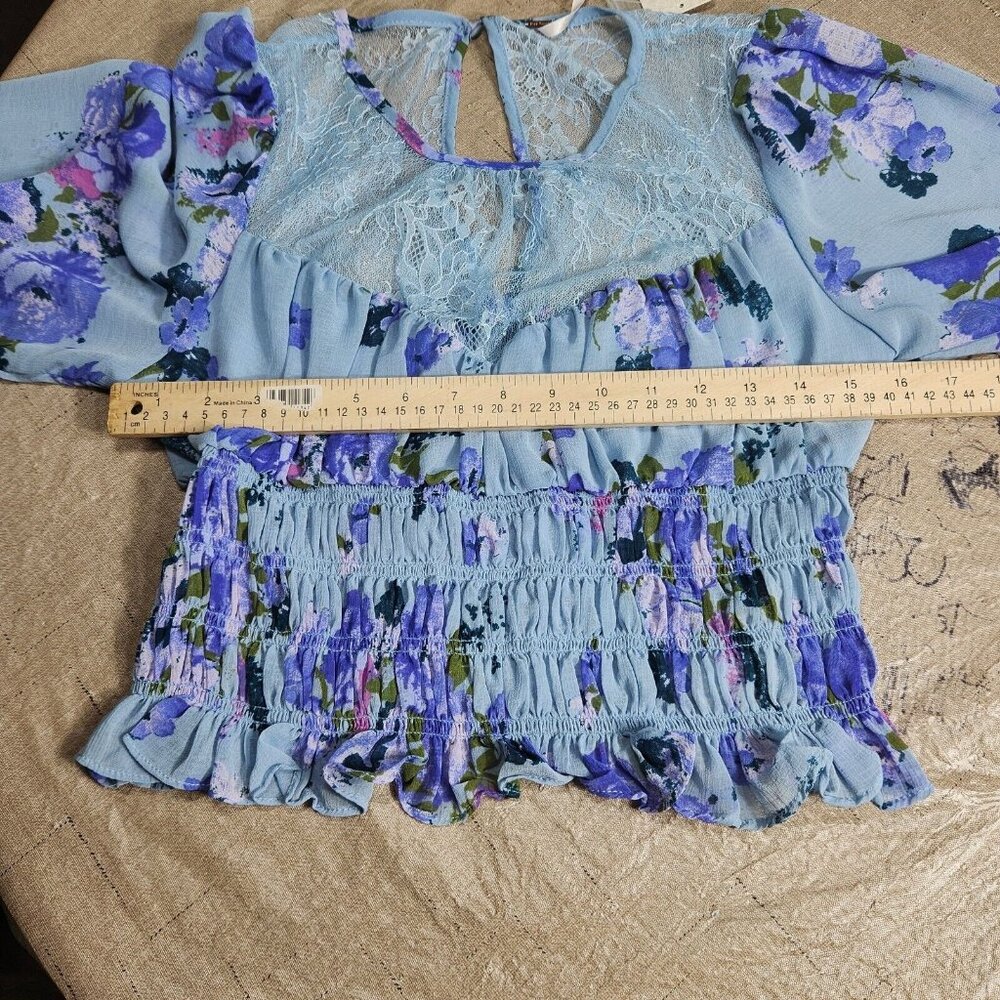 Free People Women's Size M Daphne Blouse Silver Blue Combo Smocked Cropped 37 - Picture 5 of 13